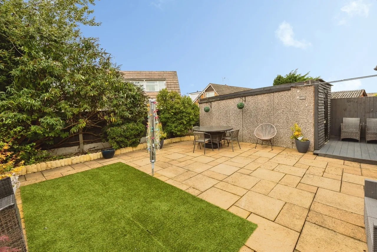 Watson's Close, Broughton, CH4, photo 4