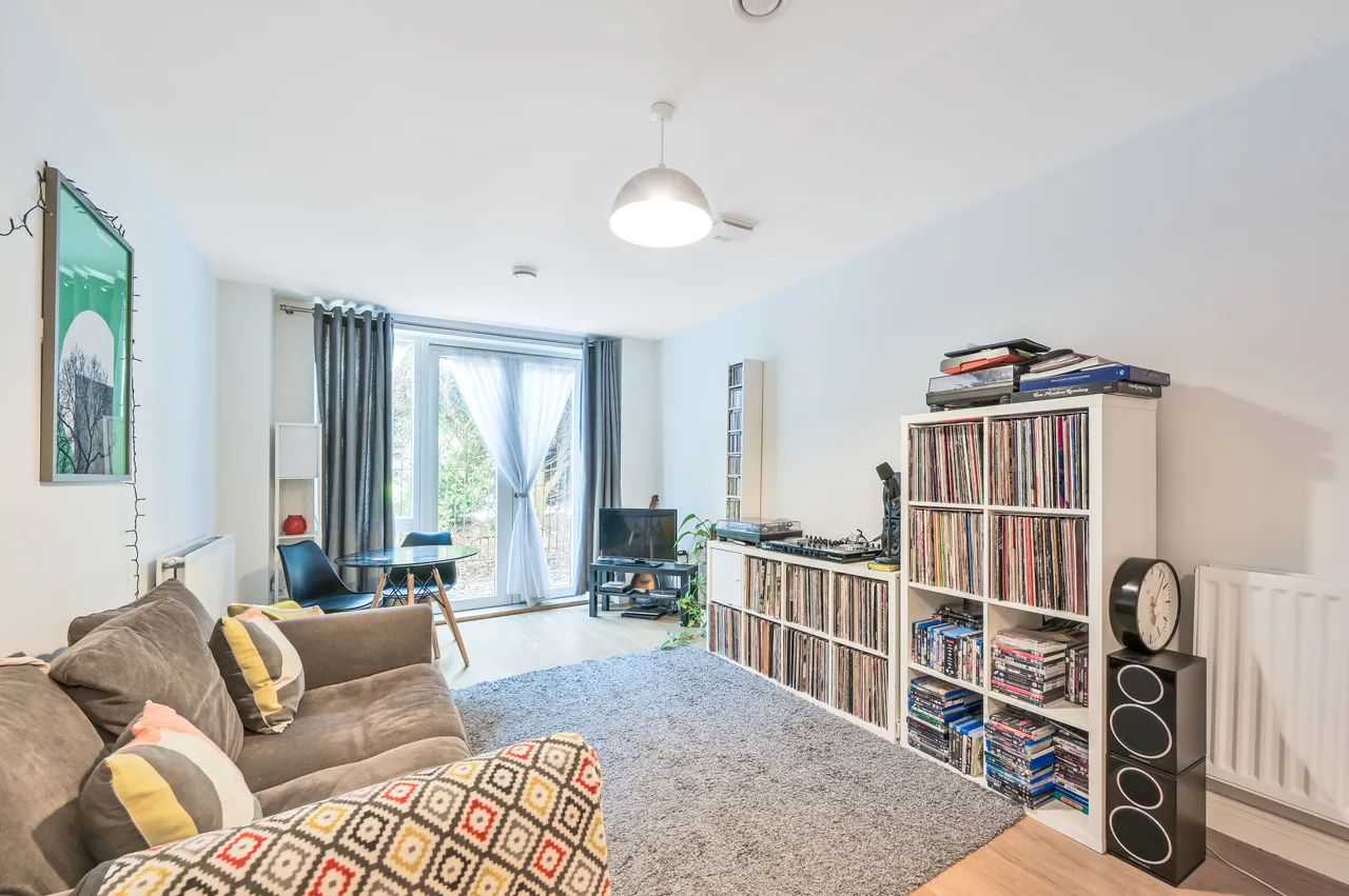 1 bed flat for sale — Flat 4, Highbrook House, London