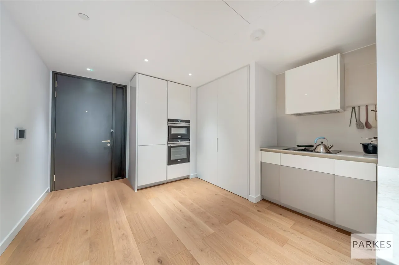 Electric Boulevard, London, SW11 8BS, photo 2