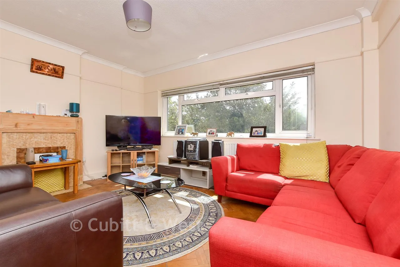 Brighton Road, Purley, CR8, photo 2