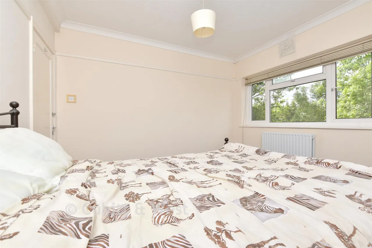 Brighton Road, Purley, CR8, photo 6