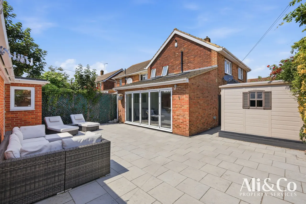 St. Francis Way, Grays, Essex, RM16 4RB, photo 18