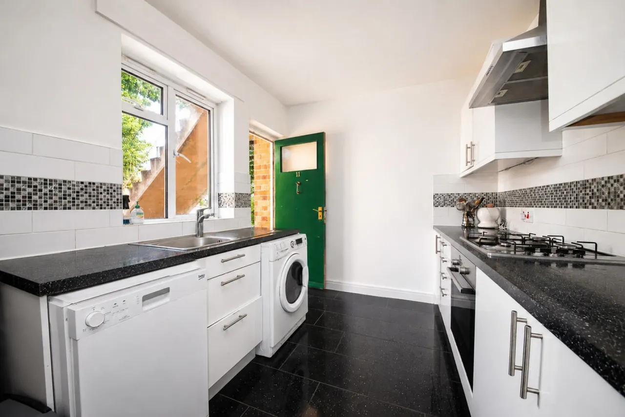 Abbey Court, Camberley, GU15, photo 4