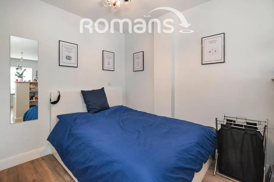 High Street, Crowthorne, RG45, photo 8