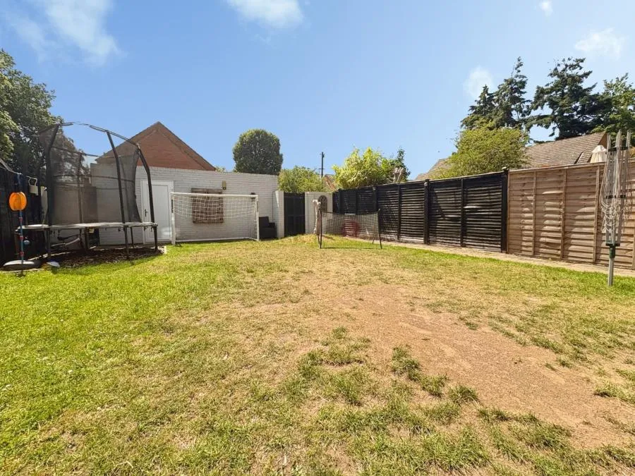 Handford Lane, Yateley, GU46, photo 12