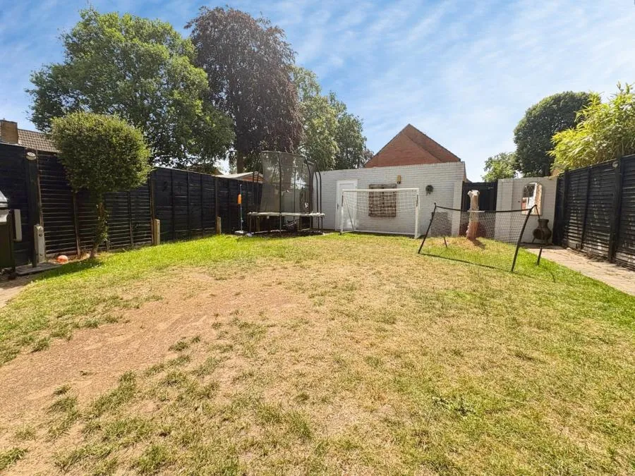 Handford Lane, Yateley, GU46, photo 13