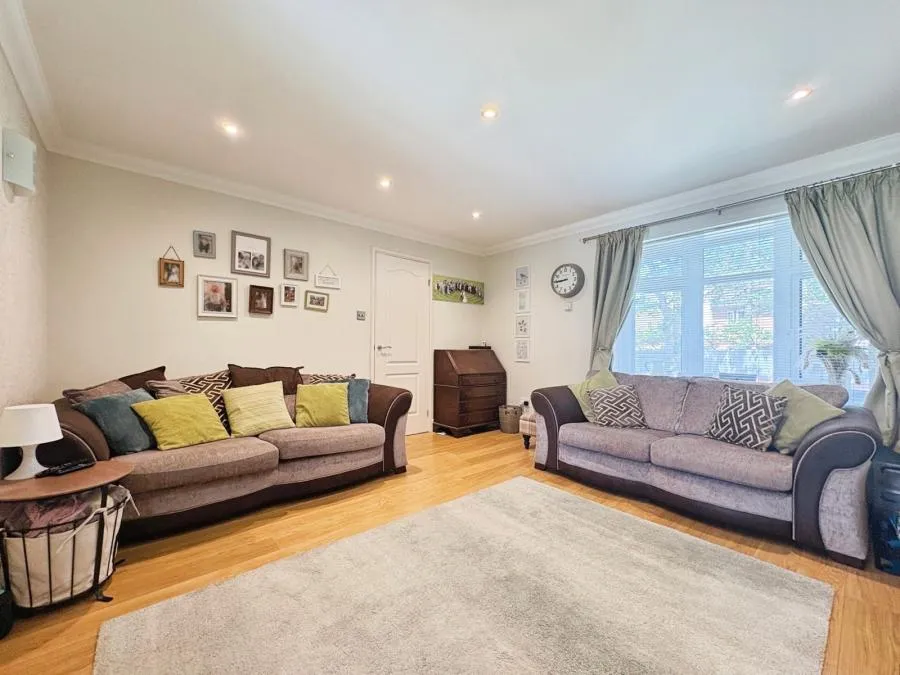 Handford Lane, Yateley, GU46, photo 6