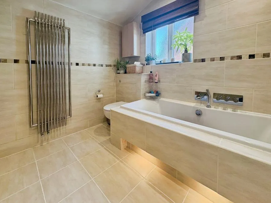 Handford Lane, Yateley, GU46, photo 7