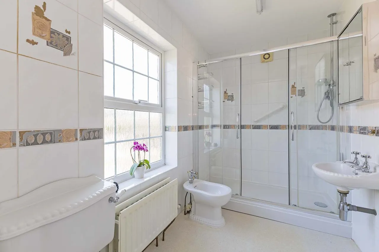 Brompton Drive, Cranbrook Drive, Maidenhead, Berkshire, photo 15