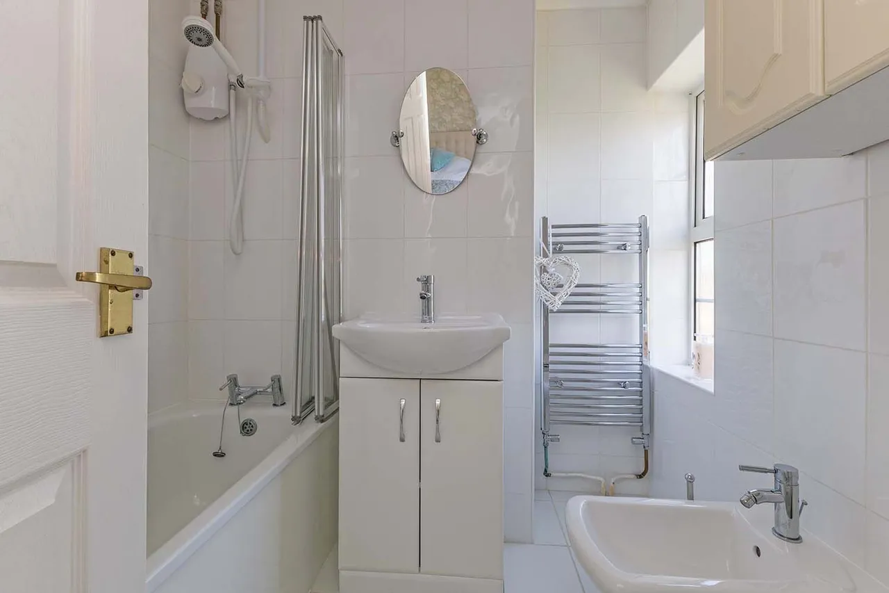 Brompton Drive, Cranbrook Drive, Maidenhead, Berkshire, photo 20