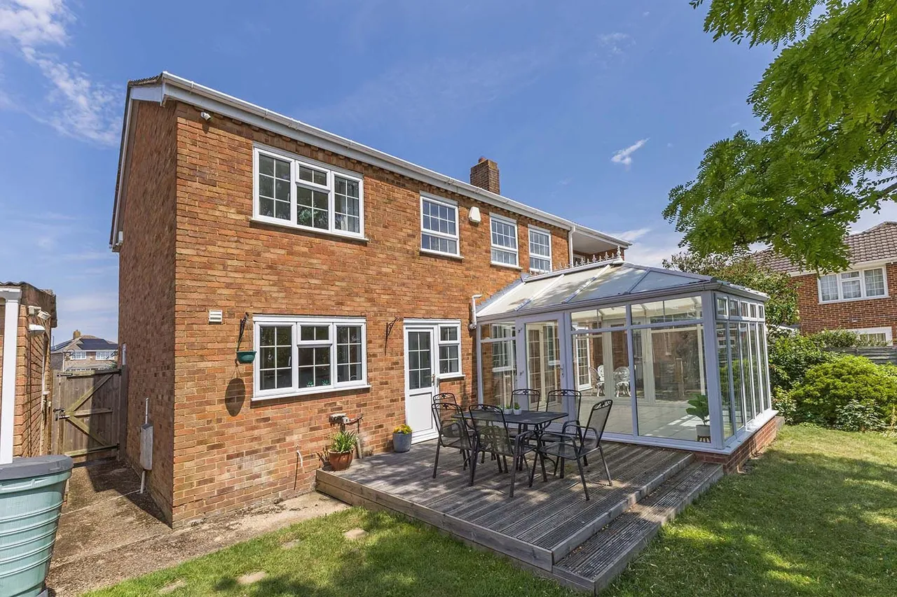 Brompton Drive, Cranbrook Drive, Maidenhead, Berkshire, photo 26