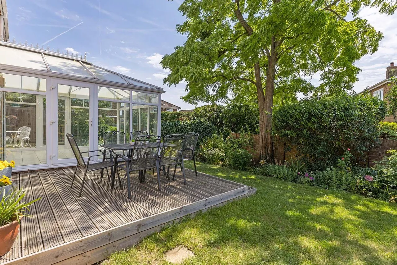 Brompton Drive, Cranbrook Drive, Maidenhead, Berkshire, photo 24