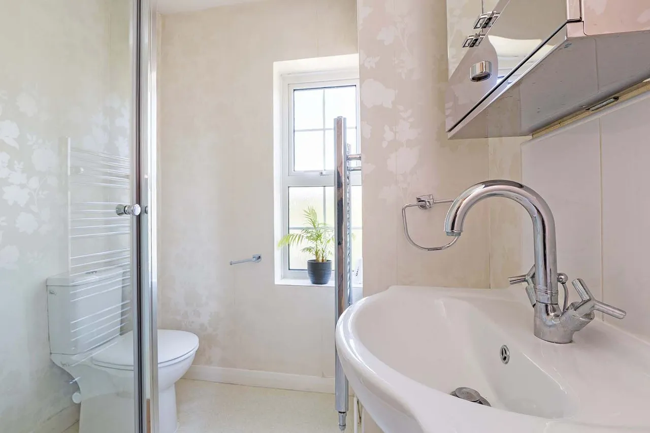 Brompton Drive, Cranbrook Drive, Maidenhead, Berkshire, photo 22