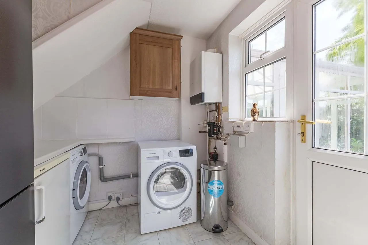 Brompton Drive, Cranbrook Drive, Maidenhead, Berkshire, photo 10