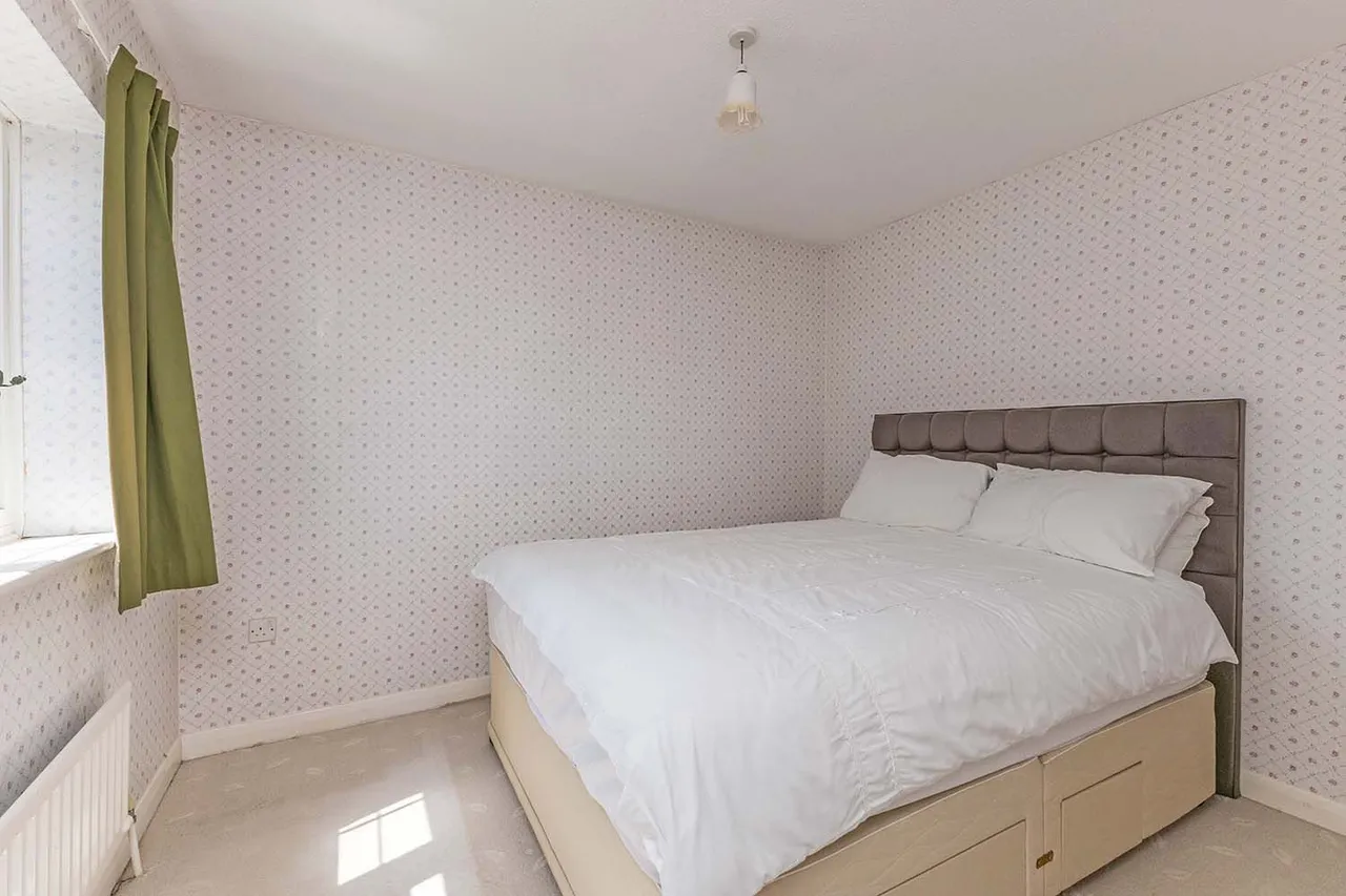 Brompton Drive, Cranbrook Drive, Maidenhead, Berkshire, photo 17