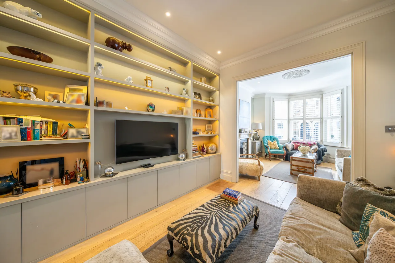 Wroughton Road, London, SW11, photo 26