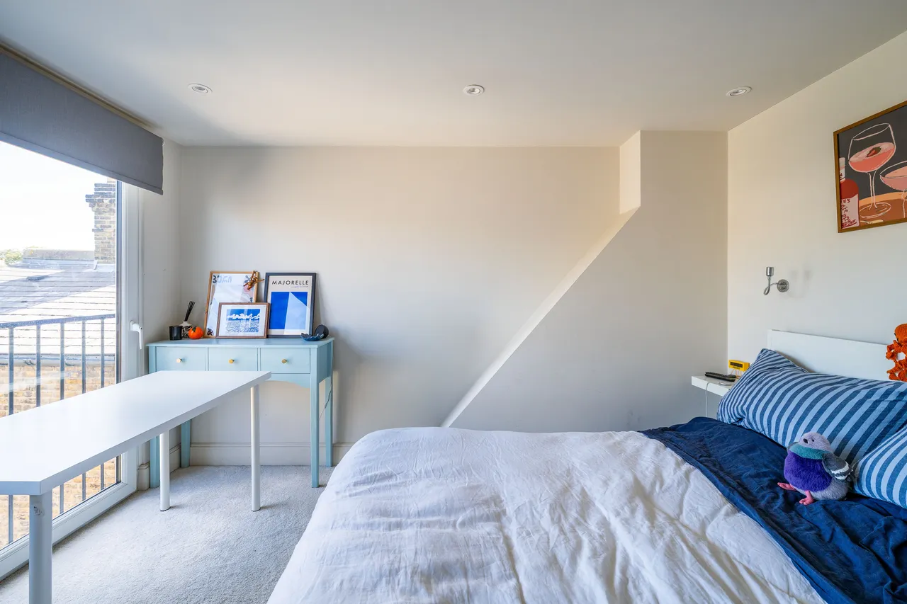 Wroughton Road, London, SW11, photo 22