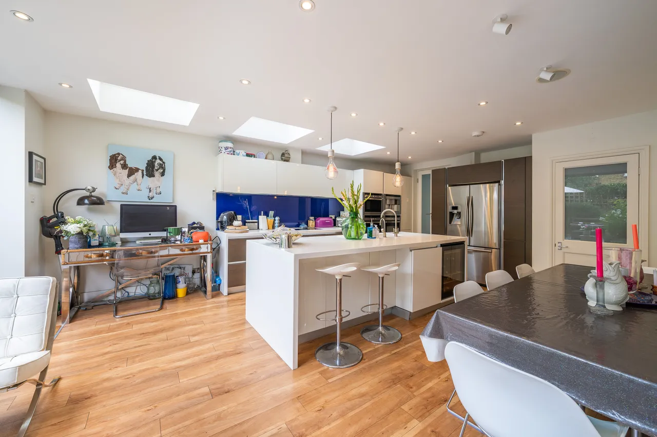 Wroughton Road, London, SW11, photo 20
