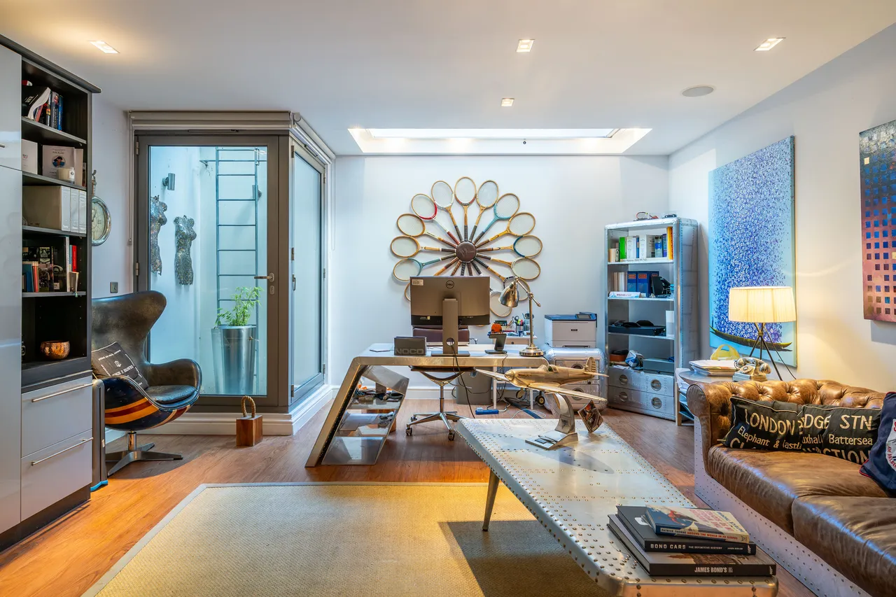 Wroughton Road, London, SW11, photo 13