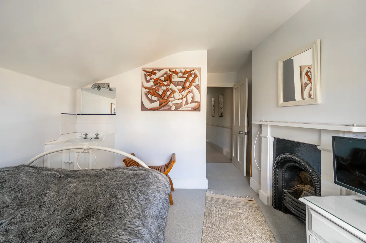 Wroughton Road, London, SW11, photo 36
