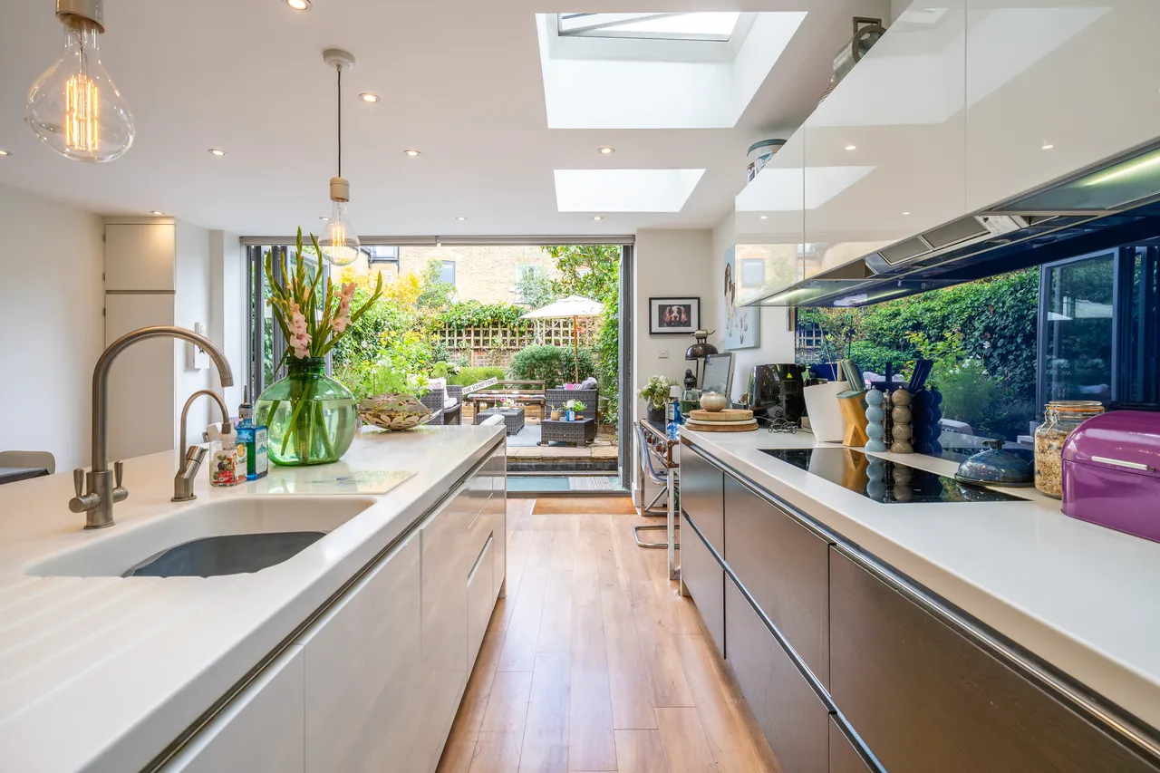 Wroughton Road, London, SW11, photo 25