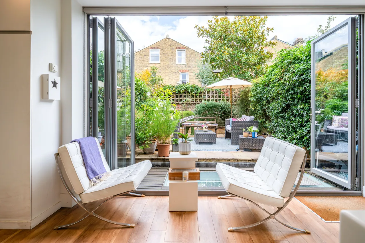 Wroughton Road, London, SW11, photo 23