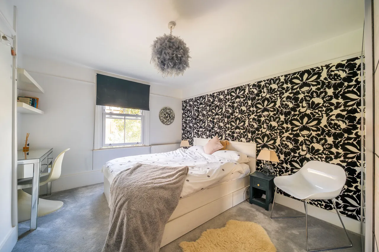 Wroughton Road, London, SW11, photo 9