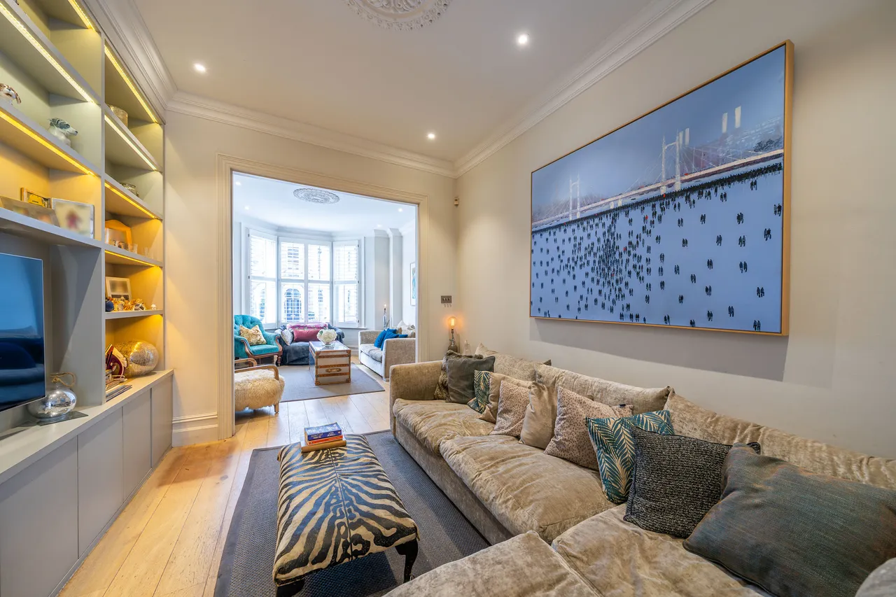 Wroughton Road, London, SW11, photo 27