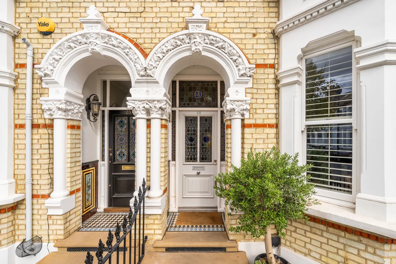 Wroughton Road, London, SW11, photo 30