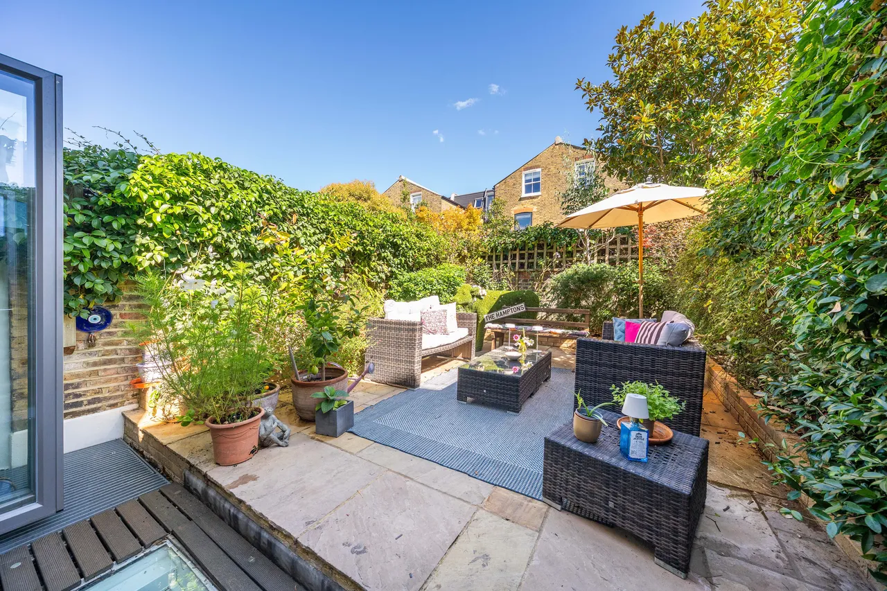 Wroughton Road, London, SW11, photo 28