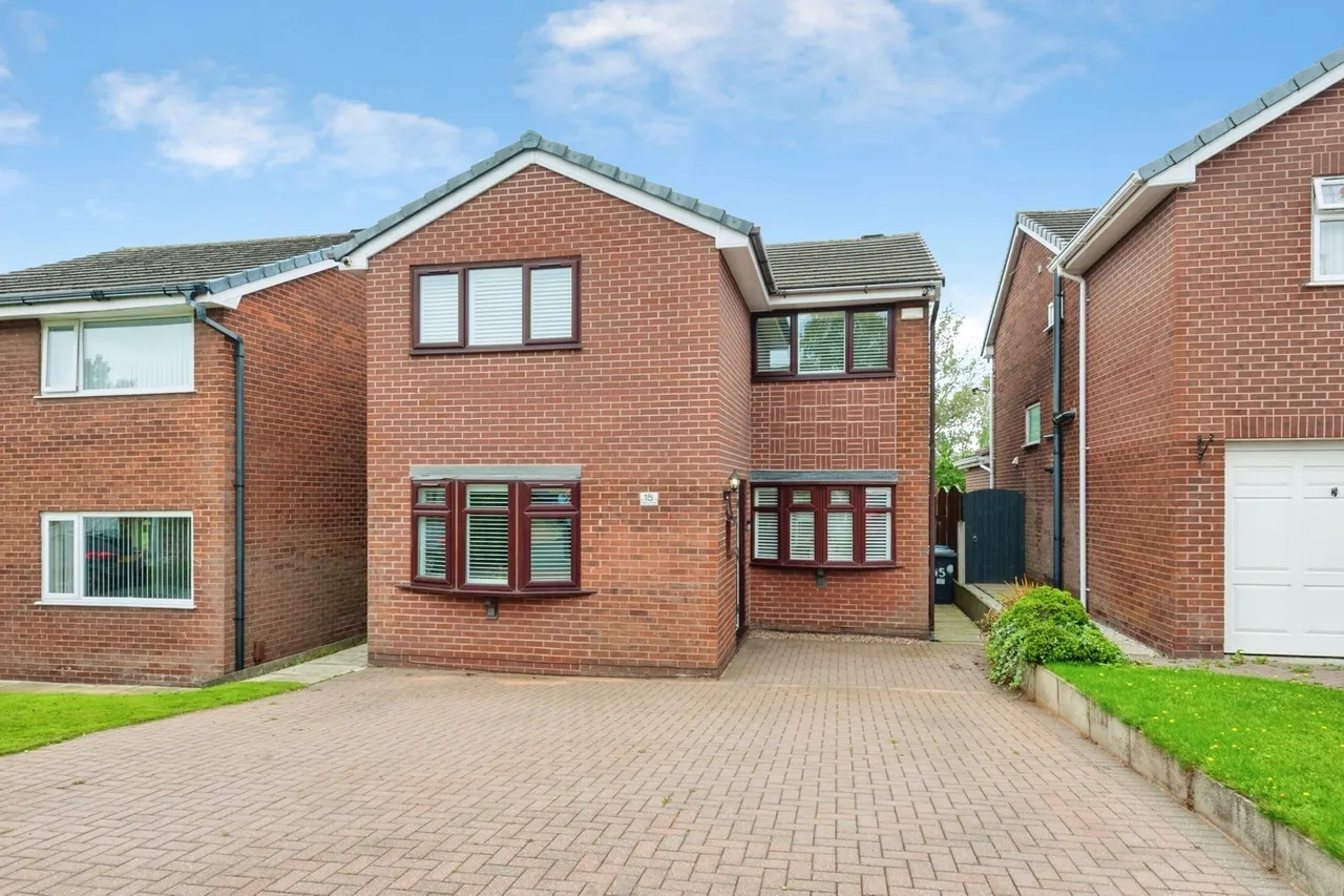 3 bed house for sale, Embleton Grove, Beechwood, WA7