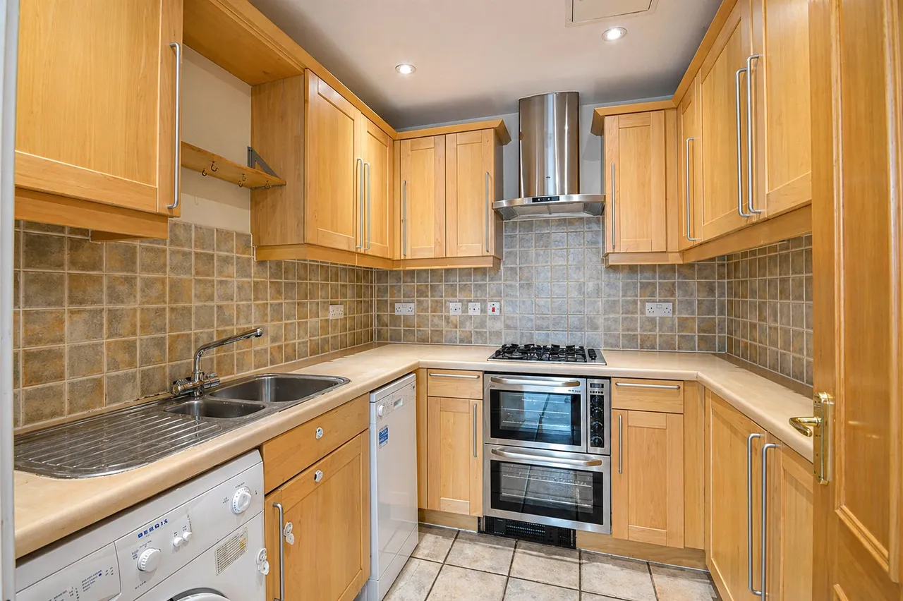 South View, Epsom, Surrey, KT19 7LB, photo 2