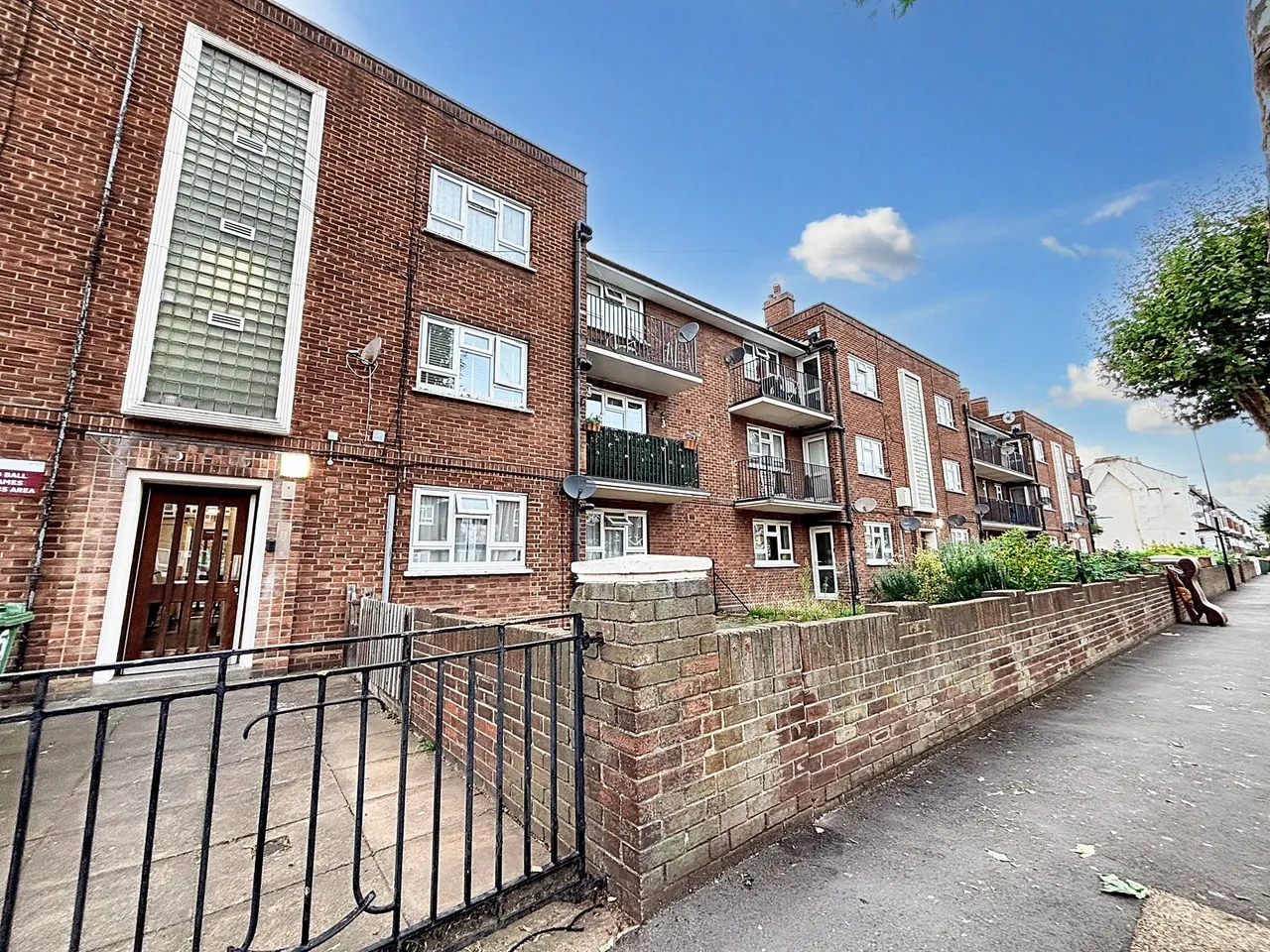 Harcourt Avenue, London, London, E12 6DG, photo 8