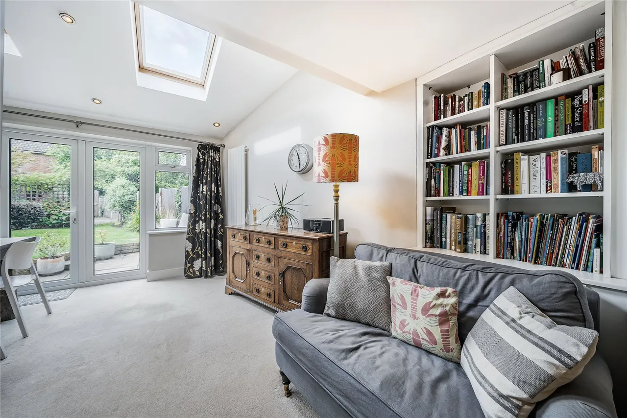 Crutchfield Lane, Walton-On-Thames, KT12, photo 15