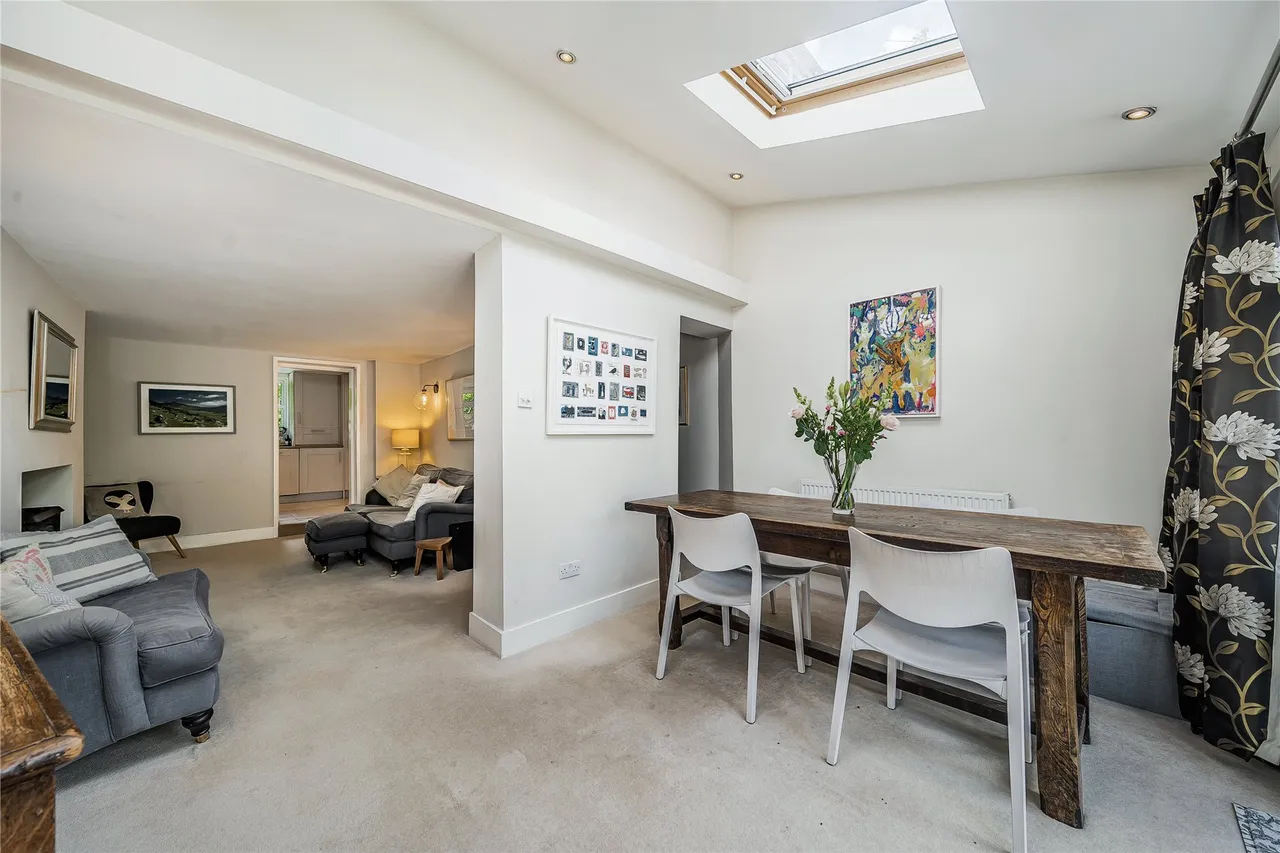 Crutchfield Lane, Walton-On-Thames, KT12, photo 4