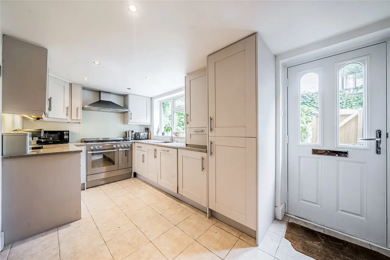 Crutchfield Lane, Walton-On-Thames, KT12, photo 16
