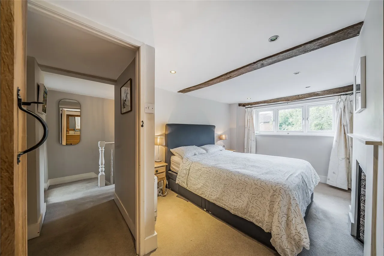Crutchfield Lane, Walton-On-Thames, KT12, photo 18