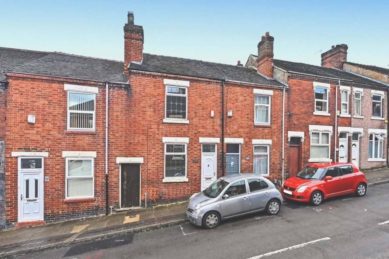 2 bed house for sale — Moston Street, Birches Head, Stoke-on-Trent