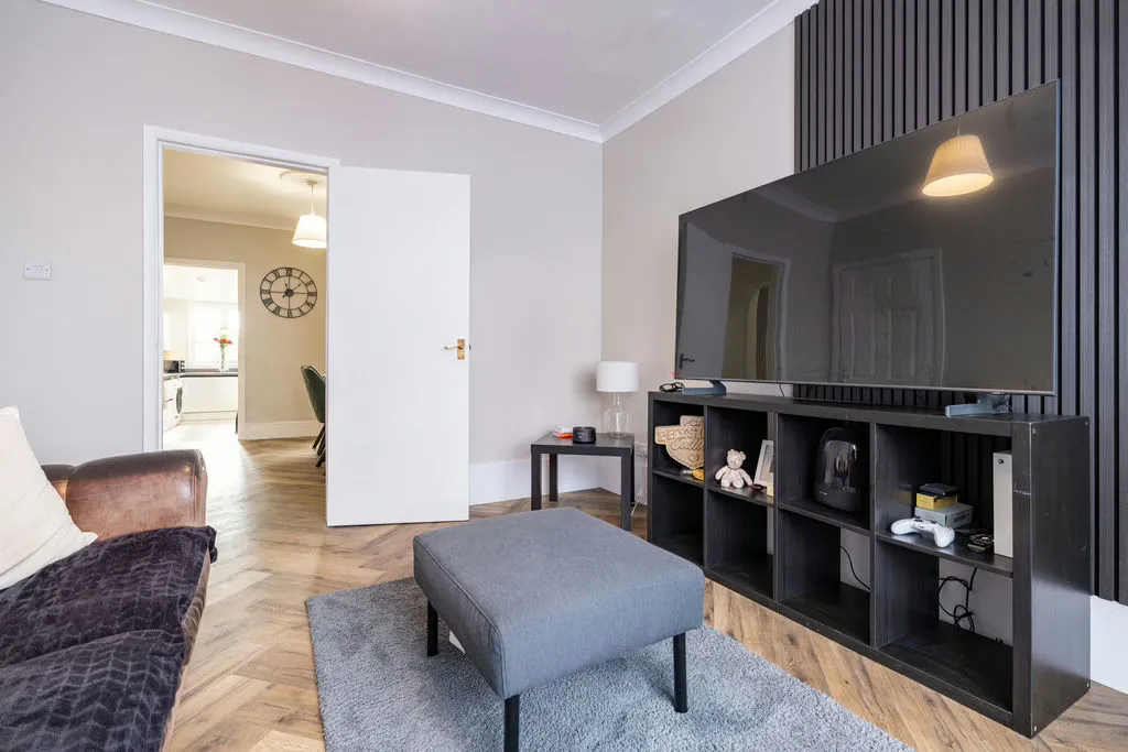 Osborne Street, Bletchley, Milton Keynes, Buckinghamshire, MK2 2LR, photo 6