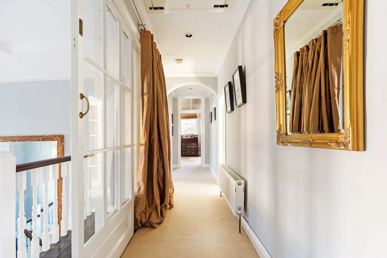 Middle Hill, Egham, TW20, photo 9