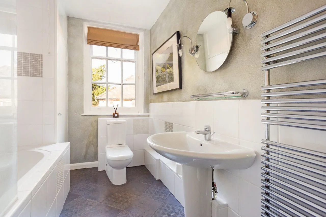 Middle Hill, Egham, TW20, photo 7