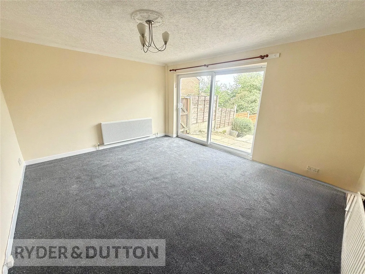 Newbreak Close, Oldham, OL4, photo 2