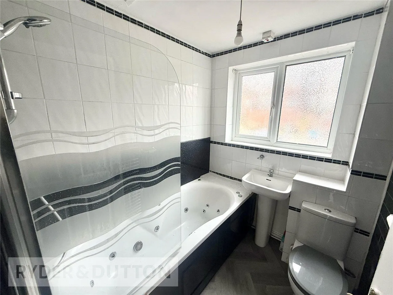 Newbreak Close, Oldham, OL4, photo 8