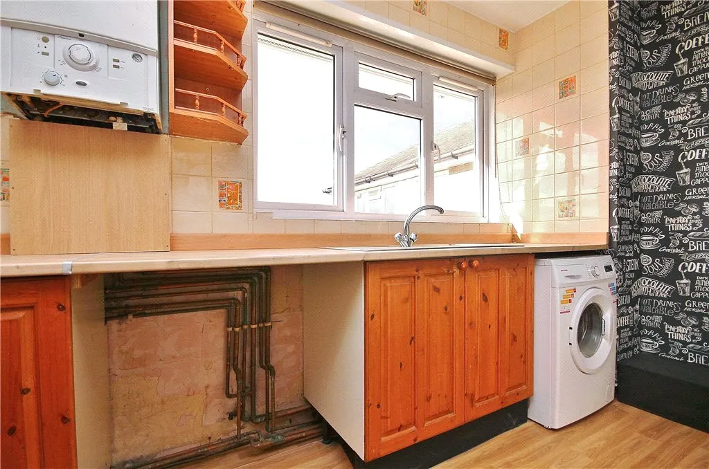 Clare Road, Staines-upon-Thames, TW19, photo 3