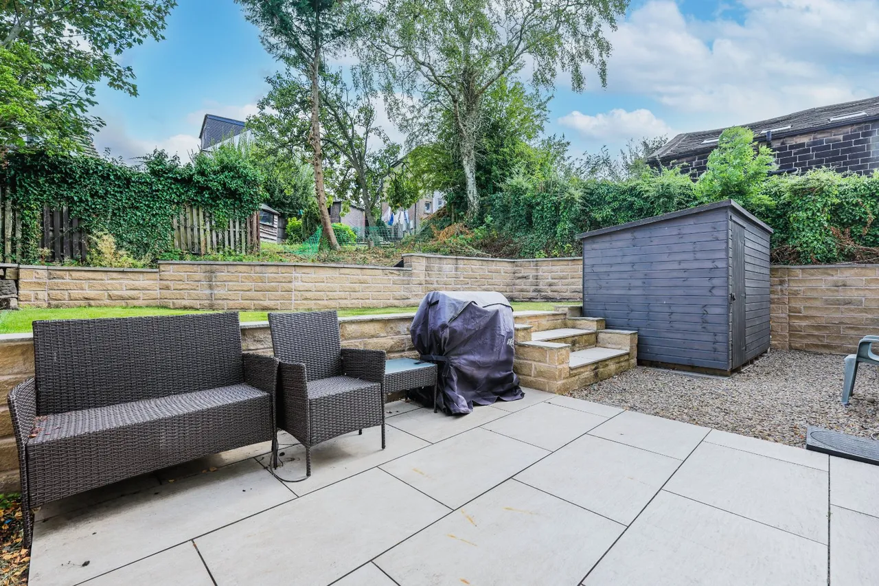 Harrogate Road, Rawdon, LS19, photo 17