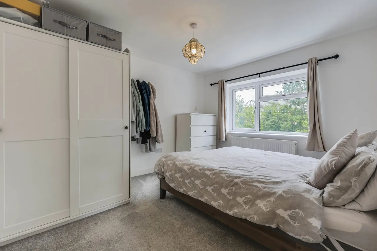 Harrogate Road, Rawdon, LS19, photo 8