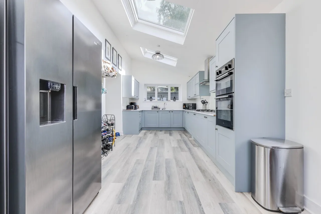 Harrogate Road, Rawdon, LS19, photo 3