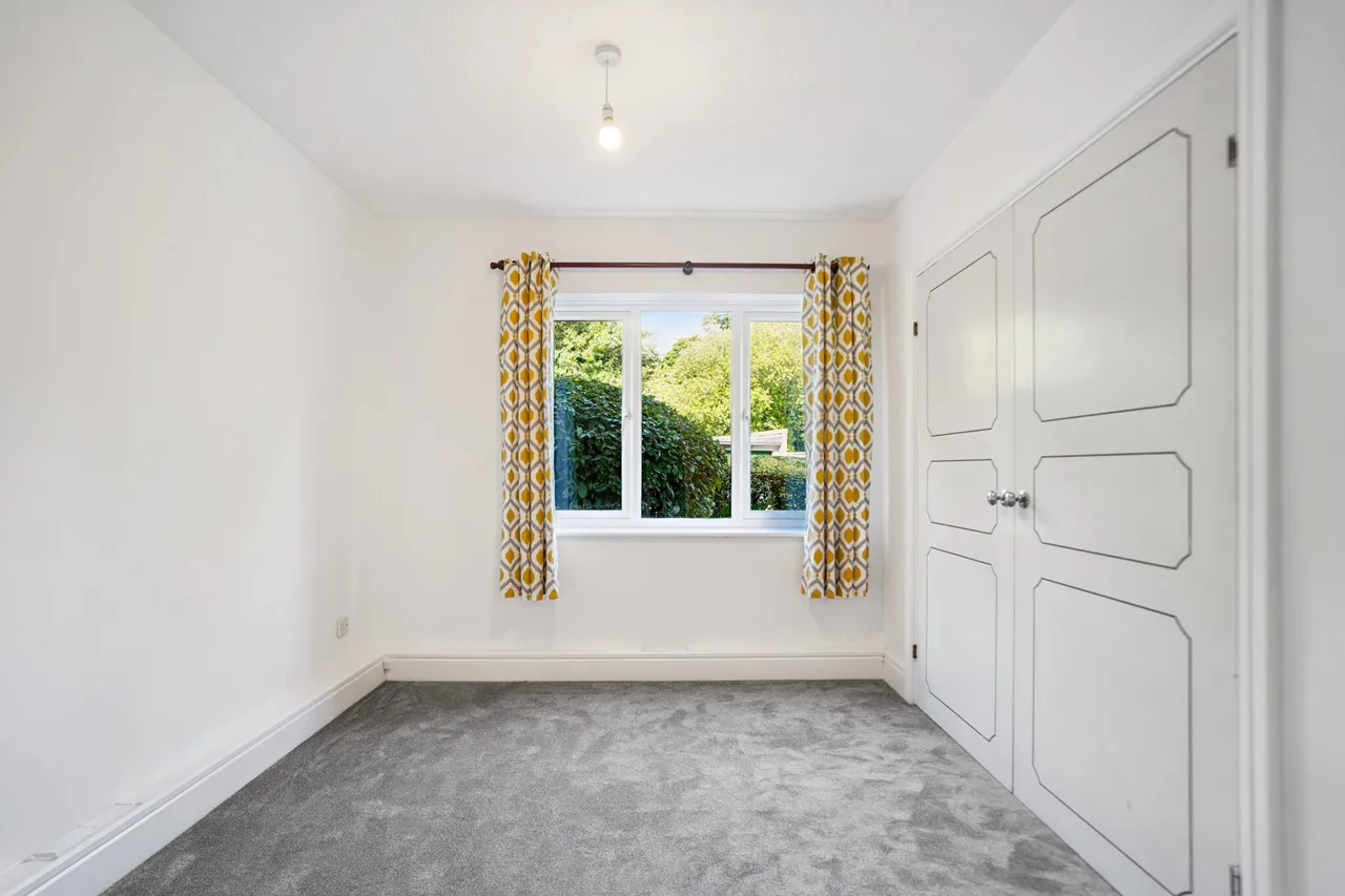 Snells Wood Court, Little Chalfont, HP7, photo 6
