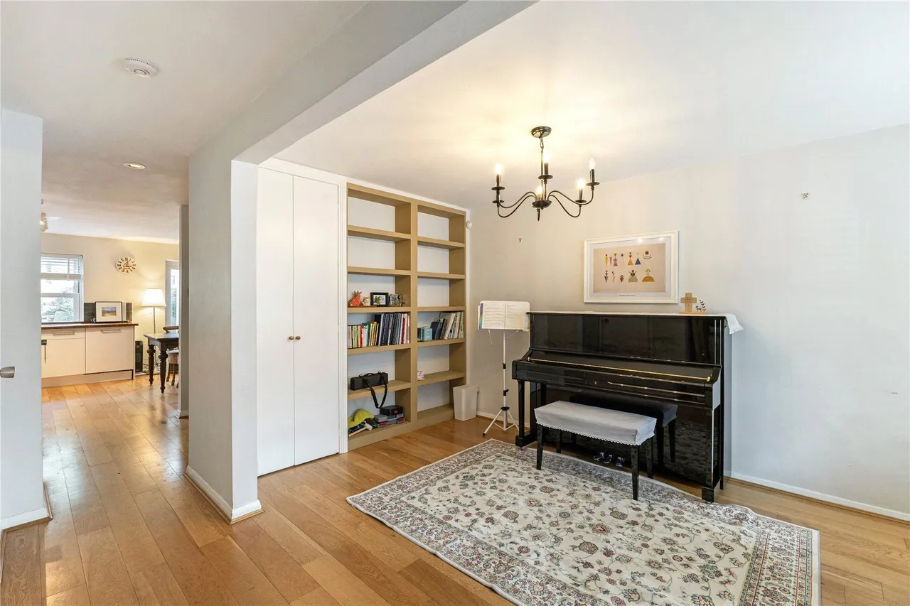 Pine Grove, Wimbledon, London, SW19, photo 5