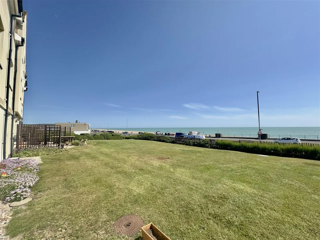 Merryfield Court, Seaford, photo 3